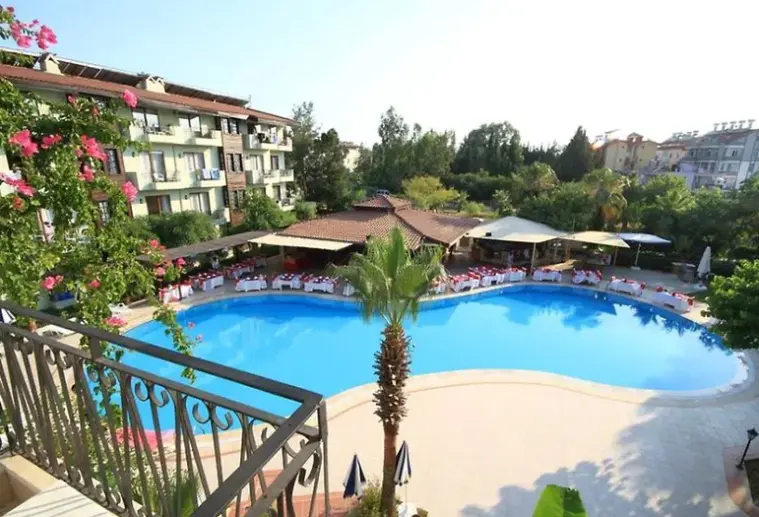 Basen w hotelu Lemas (Side)