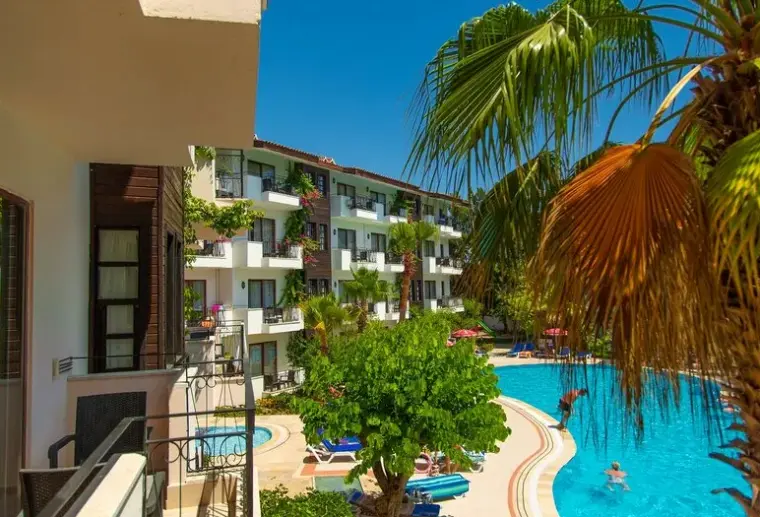 Basen w hotelu Lemas (Side)