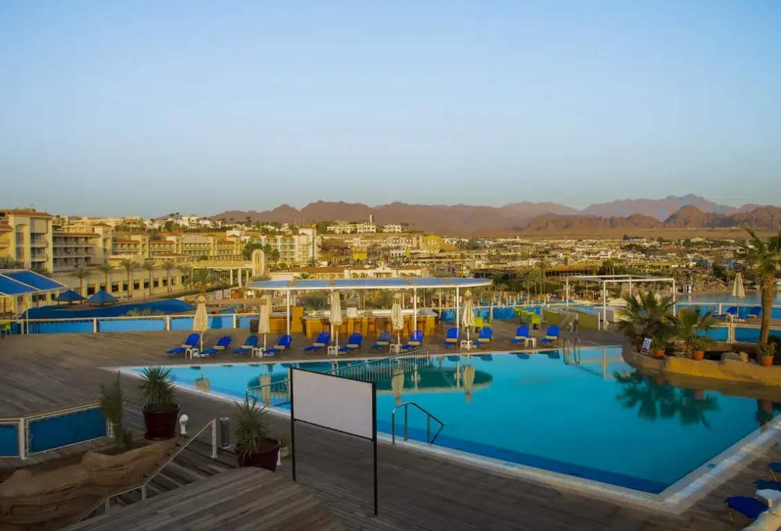Basen w hotelu Lido Sharm