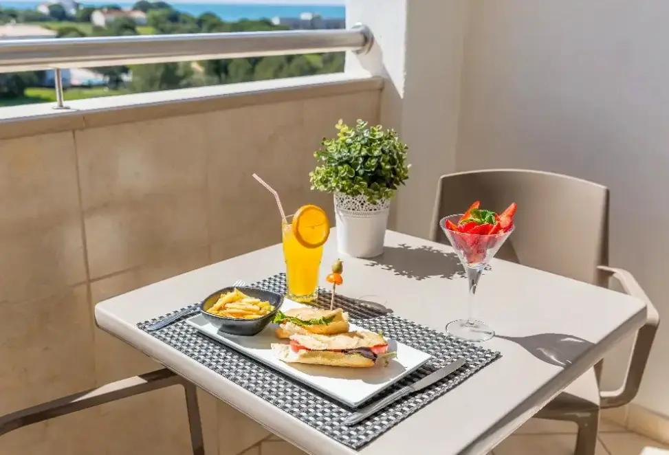 Restauracja i jedzenie w hotelu Luna Solaqua