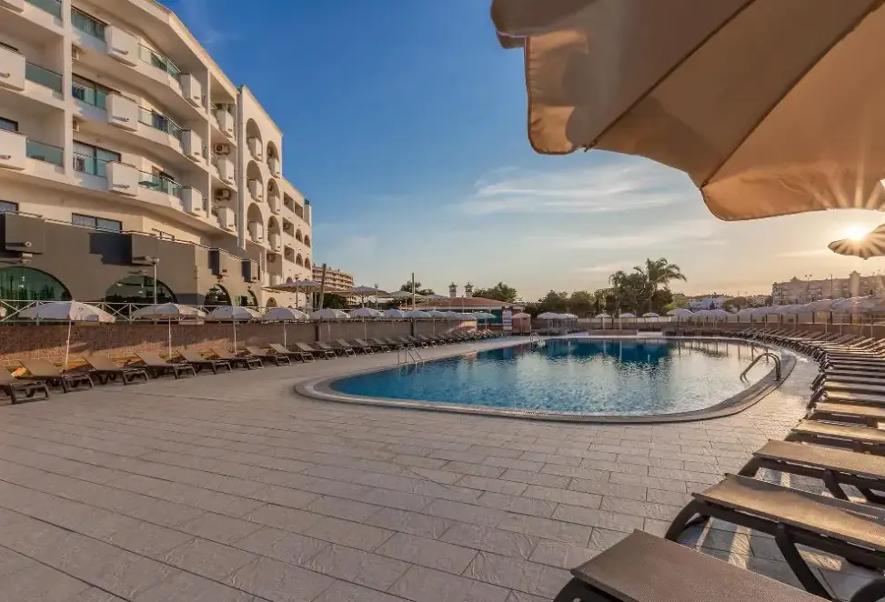 Basen w hotelu Luna Solaqua