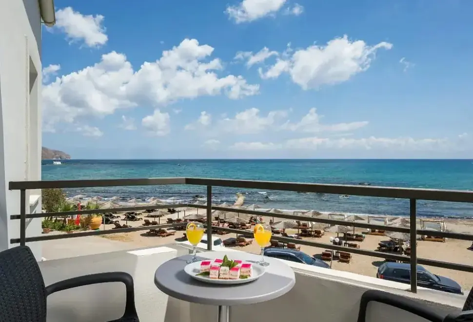 Plaża przy hotelu Mare Blue & Suites