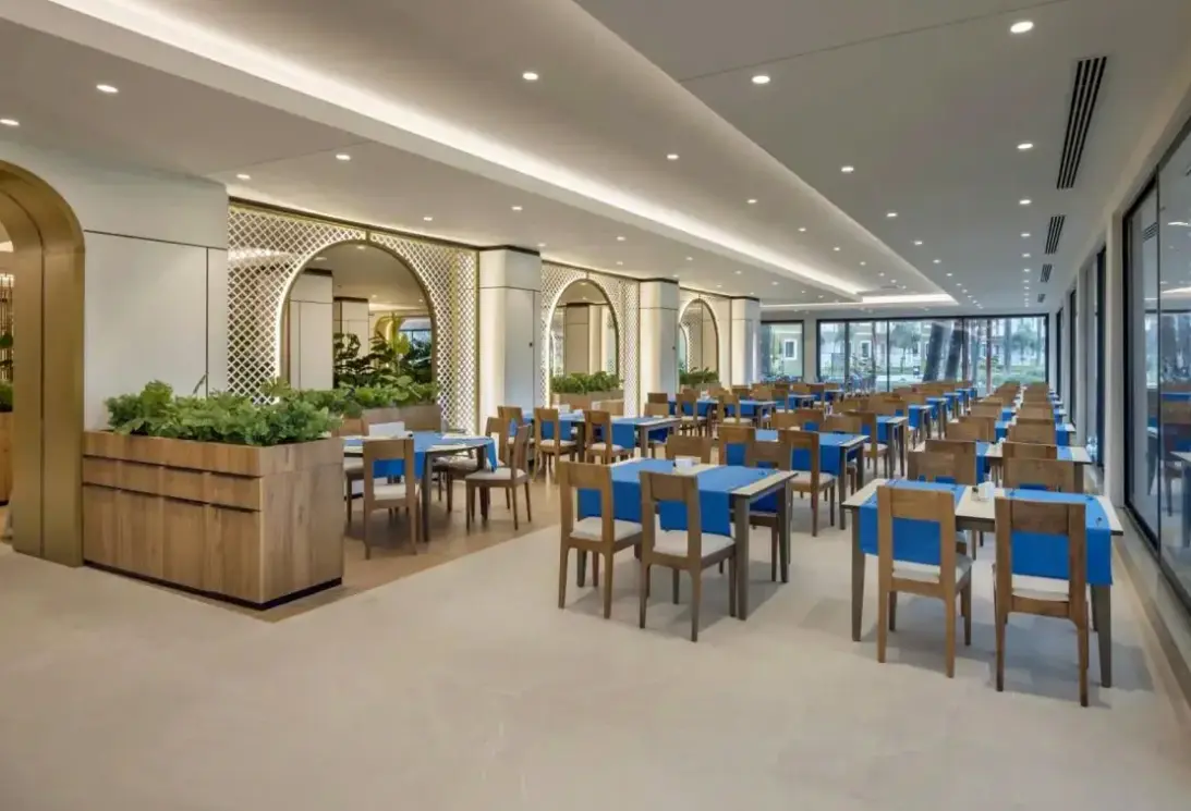 Restauracja i jedzenie w hotelu Marvida Family Eco