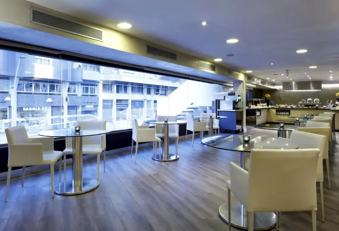 Restauracja i jedzenie w hotelu Melia Barcelona Sarria
