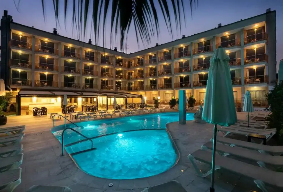 Basen w hotelu Miami Park