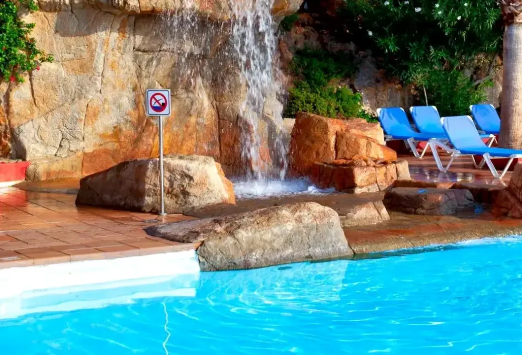 Basen w hotelu Mirador del Cabo