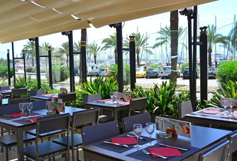 Restauracja i jedzenie w hotelu Mirador (Majorka)