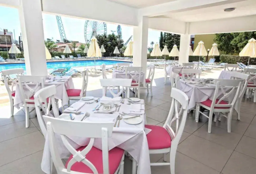 Restauracja i jedzenie w hotelu Napa Tsokkos