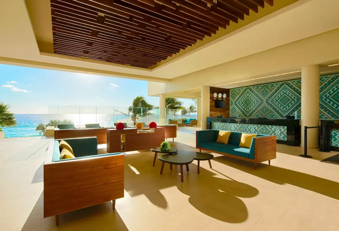 Lobby hotelu Occidental Tucancun (ex Barcelo Tucancun Beach)