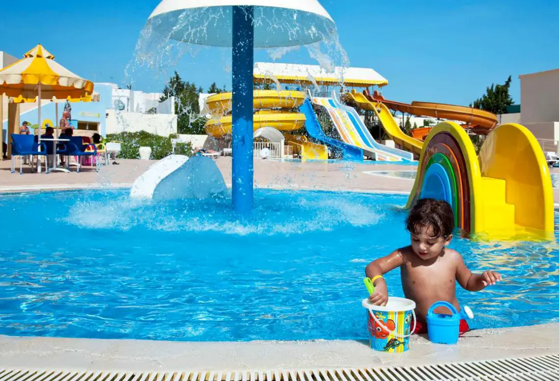 Basen w hotelu Omar Khayam Resort & Aquapark