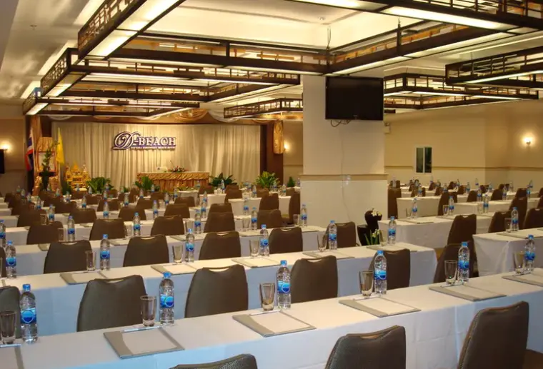 Restauracja i jedzenie w hotelu Pattaya Discovery Beach