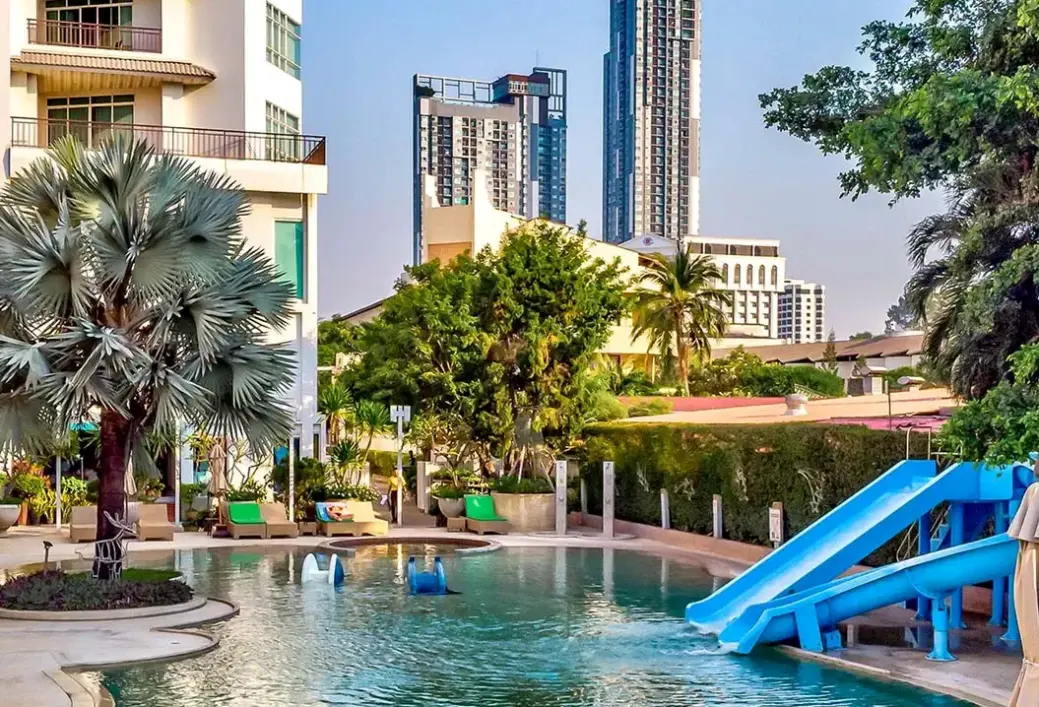 Basen w hotelu Pattaya Discovery Beach