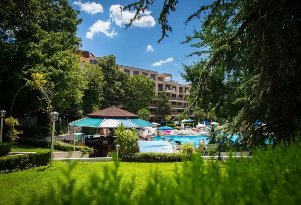 Basen w hotelu Perla (Golden Sands)
