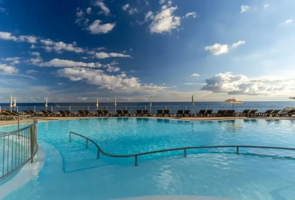 Basen w hotelu Pestana Vila Lido (ex. Pestana Palms)