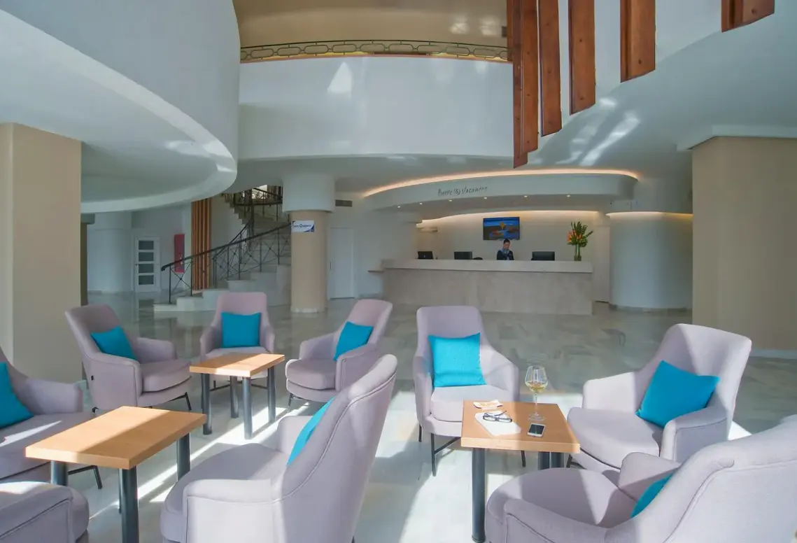 Lobby hotelu Pierre & Vacances El Puerto