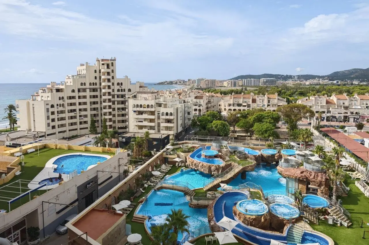 Basen w hotelu Pontiana Thalasso