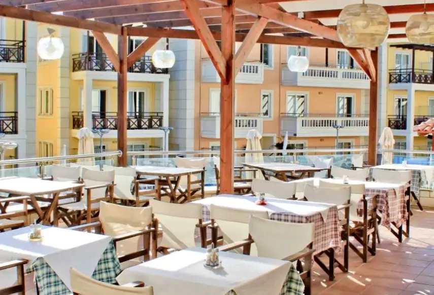 Restauracja i jedzenie w hotelu Porto Kalamaki