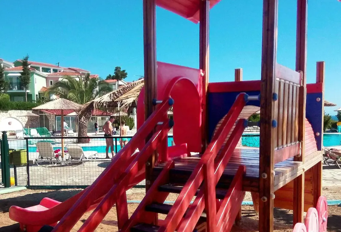Basen w hotelu Porto Skala Village