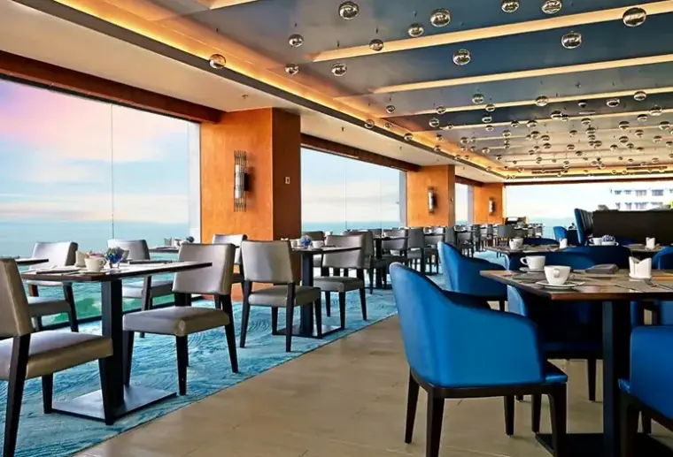 Restauracja i jedzenie w hotelu Radisson Colombo