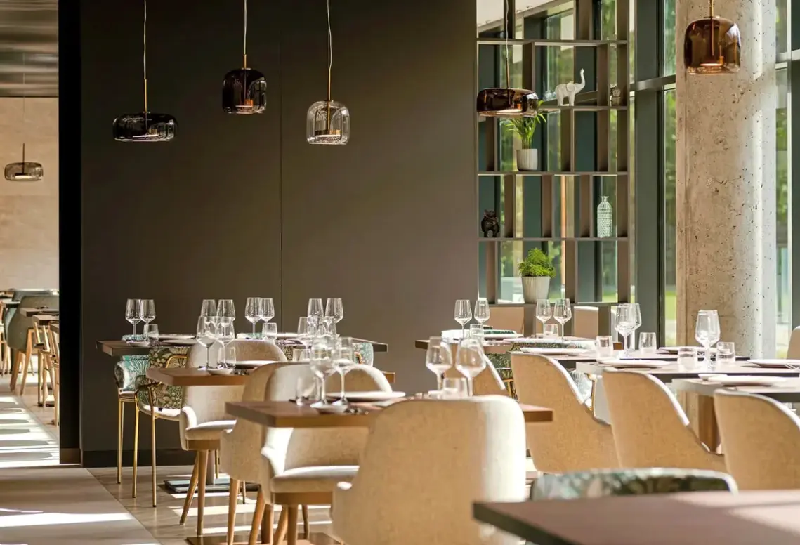 Restauracja i jedzenie w hotelu Radisson Resort Kołobrzeg