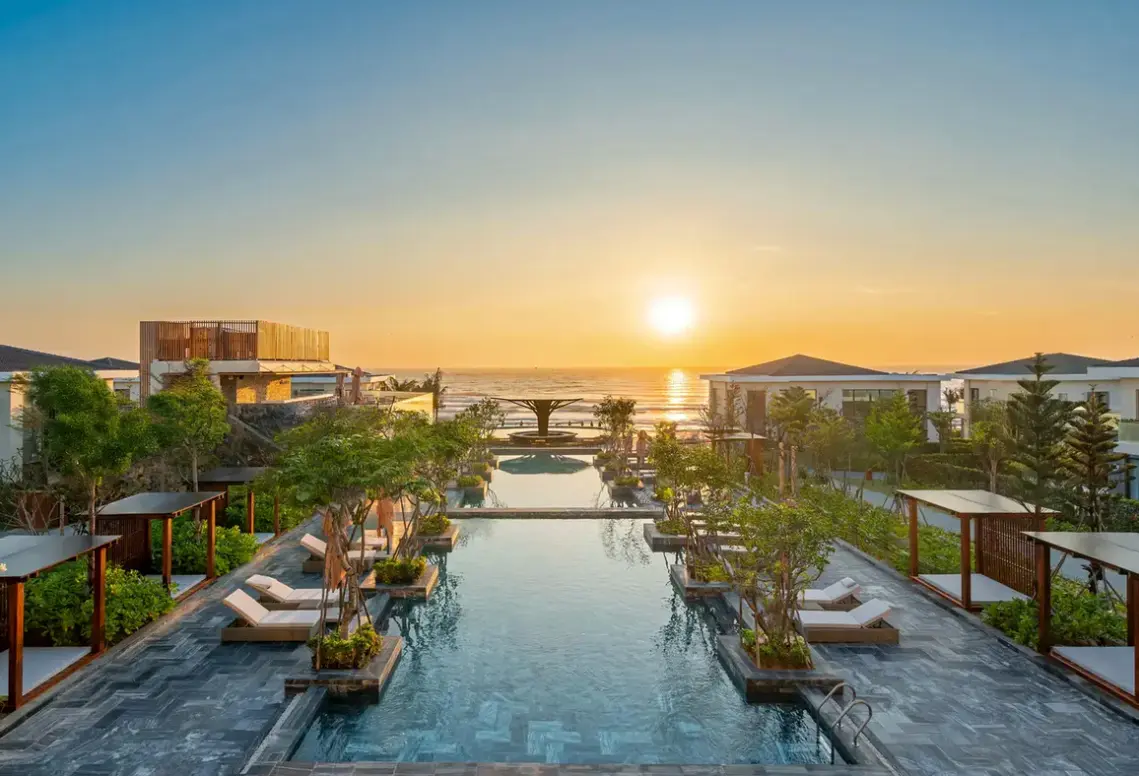 Basen w hotelu Radisson Resort Mui Ne