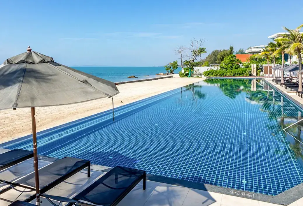 Basen w hotelu Rayong Marriott Resort & Spa