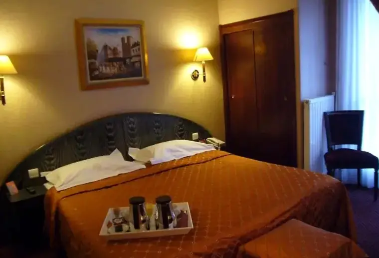 Pokój w hotelu Regence Paris