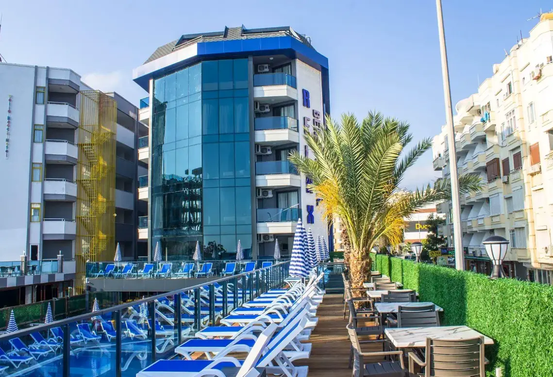 Basen w hotelu Relax Beach (Alanya)