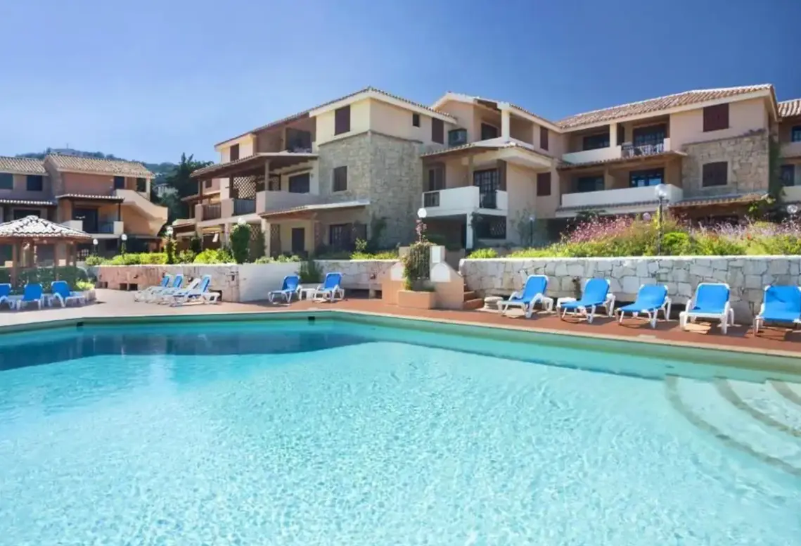 Basen w hotelu Residence Bougainvillae