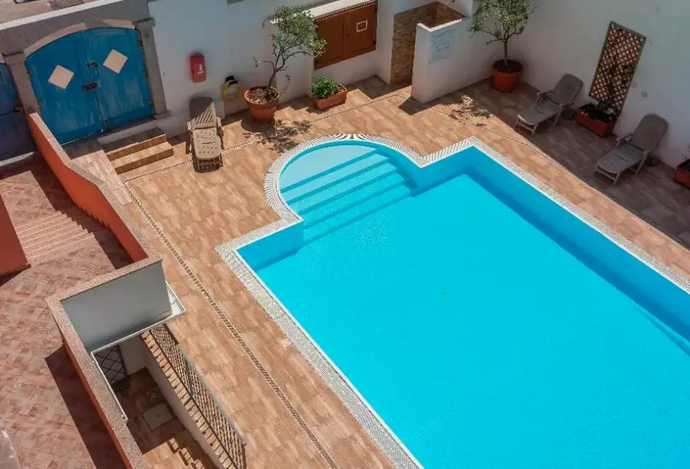 Basen w hotelu Residence Cristal Blu