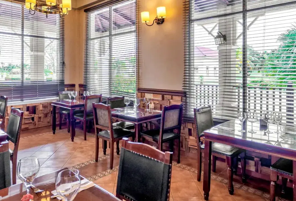 Restauracja i jedzenie w hotelu Resonance Musique Varadero