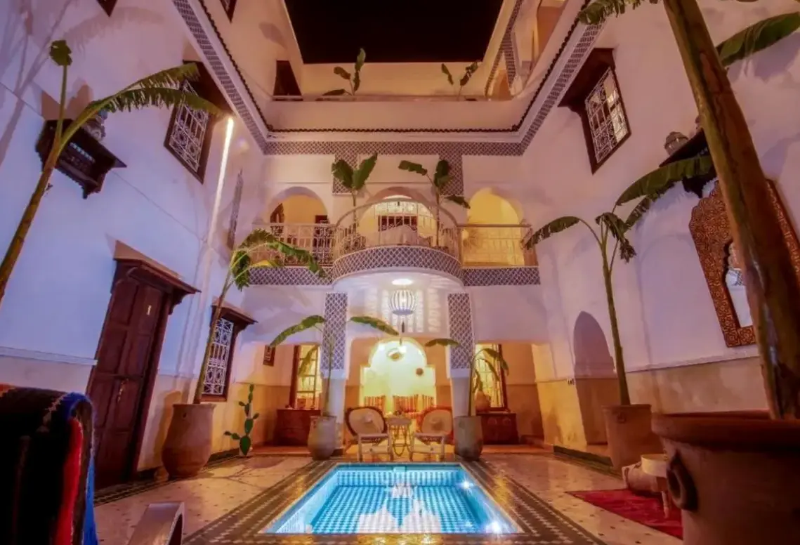 Basen w hotelu Riad MedJad & Spa