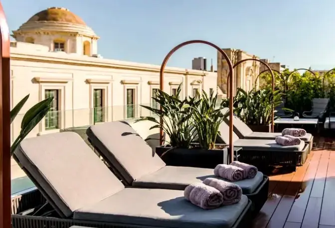 Basen w hotelu Rosselli (ex Palazzo Merkanti)