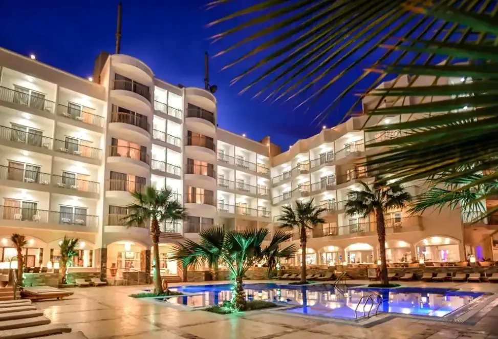 Basen w hotelu Royal Star Beach Resort (ex Three Corners)