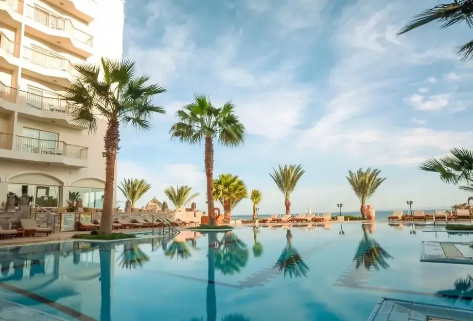 Basen w hotelu Royal Star Beach Resort (ex Three Corners)