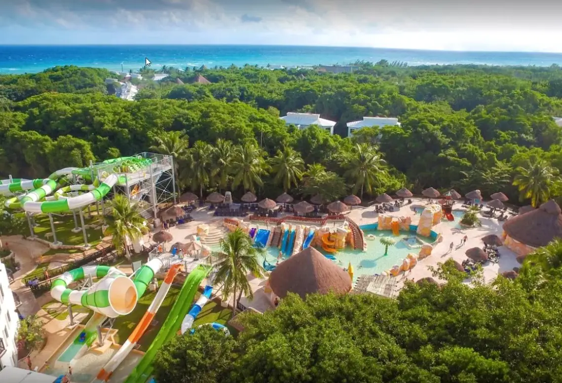 Basen w hotelu Sandos Caracol Nature Resort