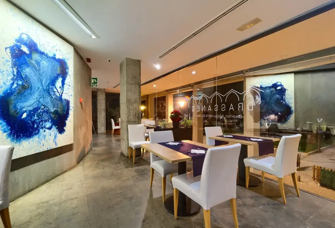 Restauracja i jedzenie w hotelu Sea You Port Valencia