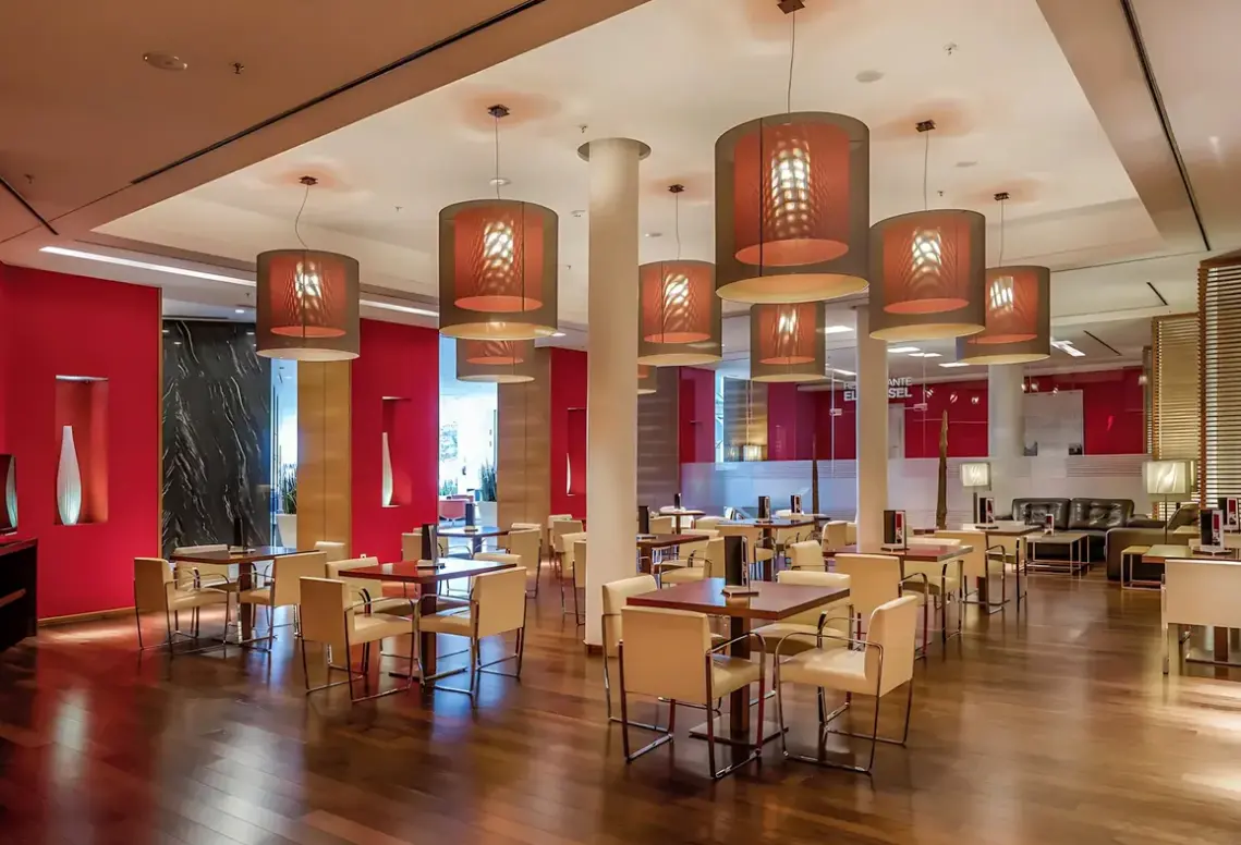 Restauracja i jedzenie w hotelu Sercotel Sorolla Palace