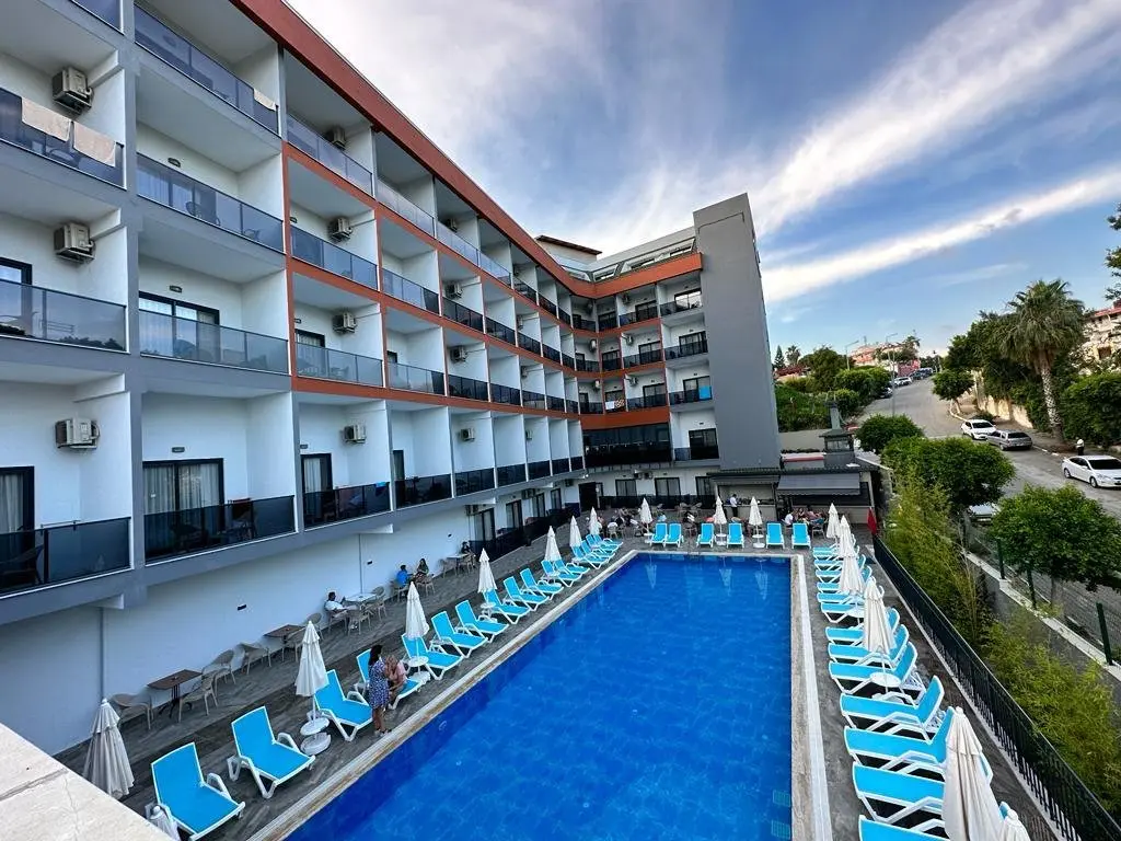 Basen w hotelu Side Golden Rock