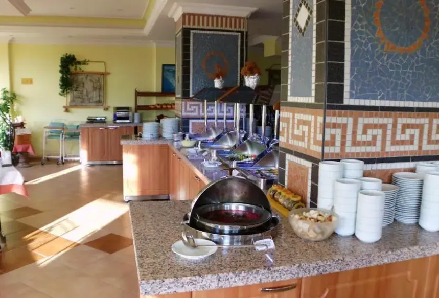 Restauracja i jedzenie w hotelu Side Kervan