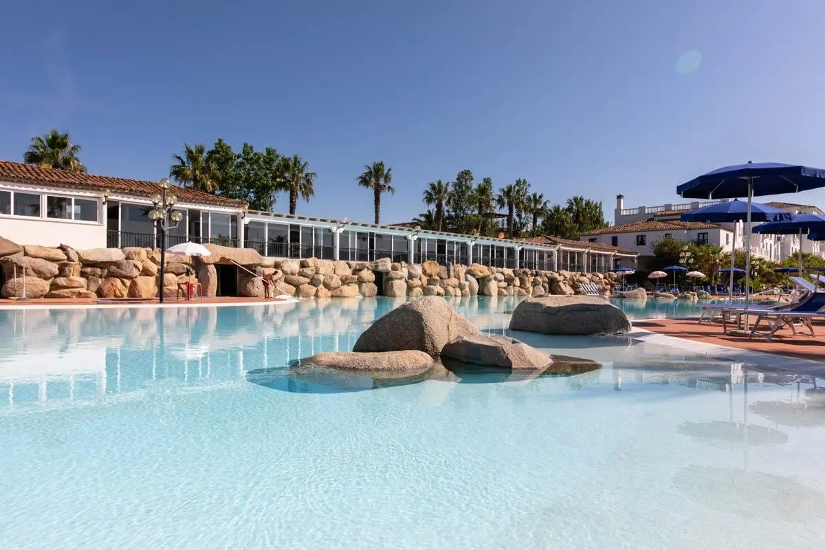 Basen w hotelu Sighientu Thalasso & Spa