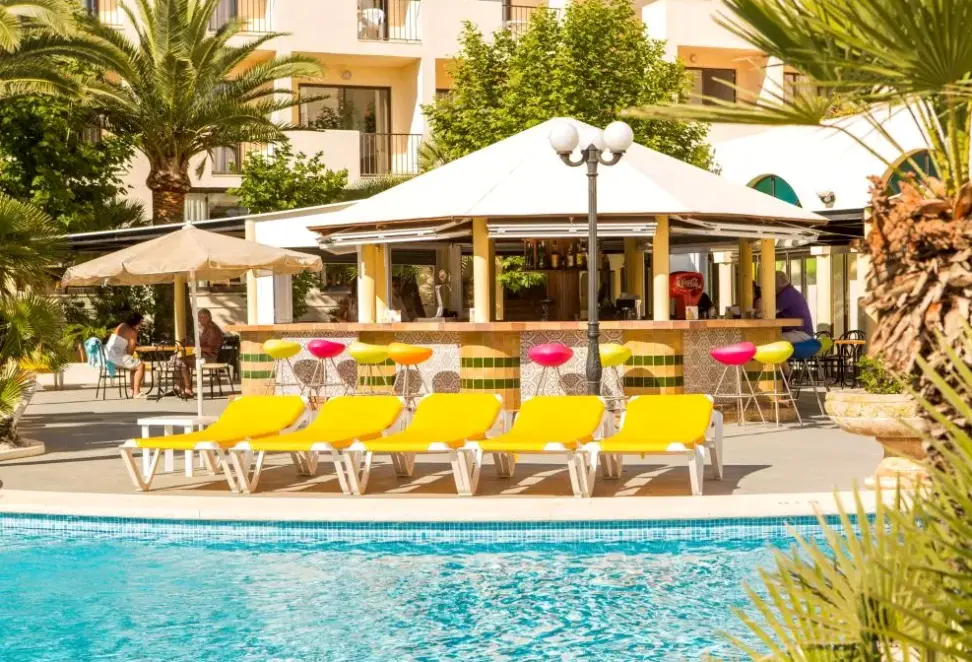 Basen w hotelu smartline La Santa Maria
