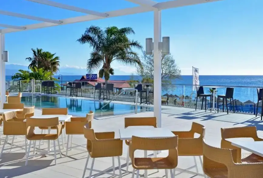 Basen w hotelu Sol Aloha Puerto