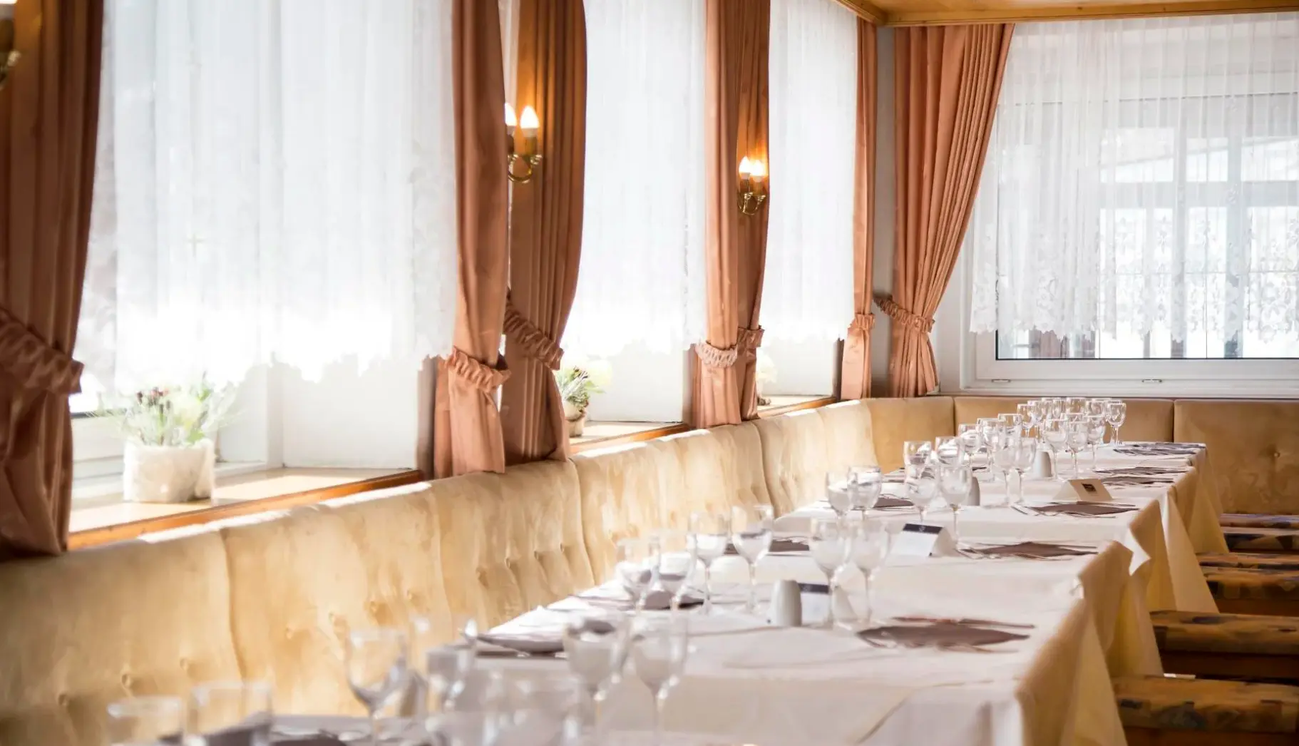 Restauracja i jedzenie w hotelu Sporthotel Kurzras