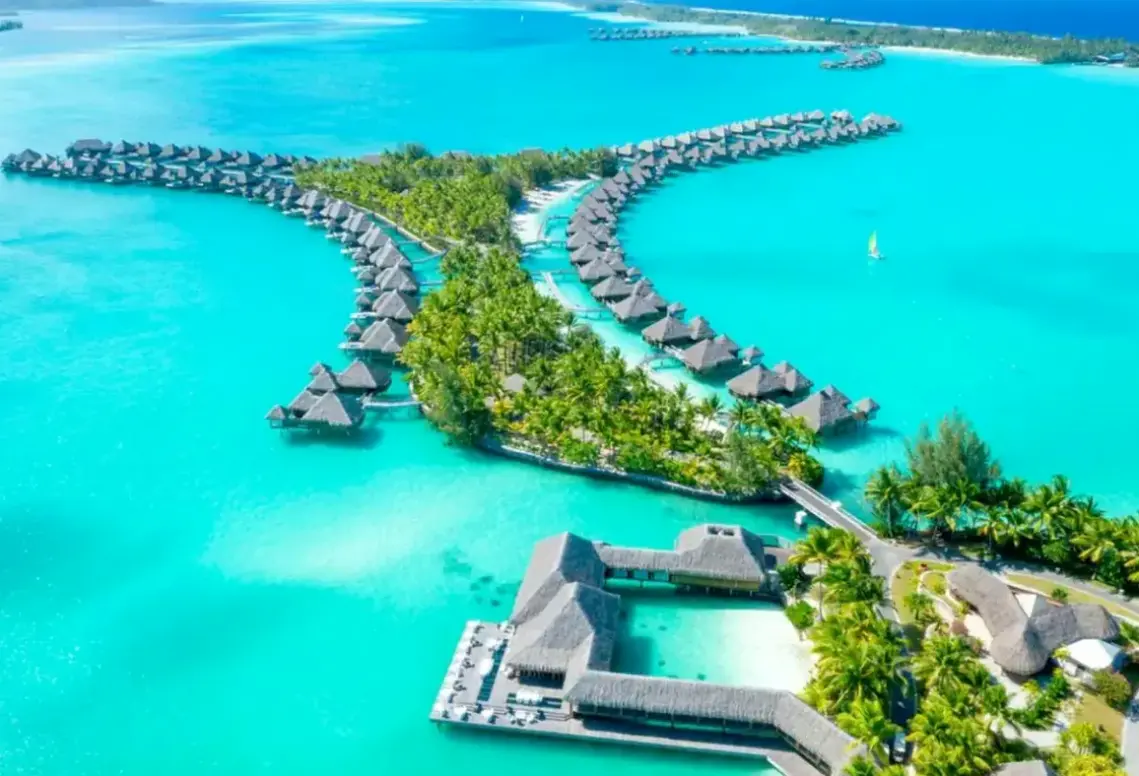 Hotel St. Regis Bora Bora