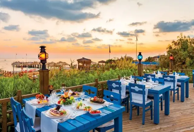 Restauracja i jedzenie w hotelu Starlight Resort & Convention Center (Side)