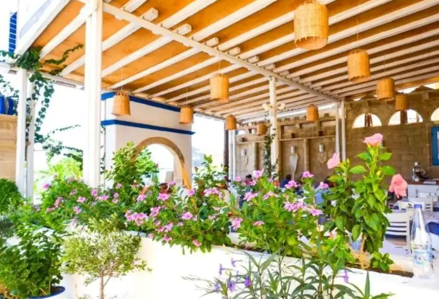 Restauracja i jedzenie w hotelu Stegna Star Studios