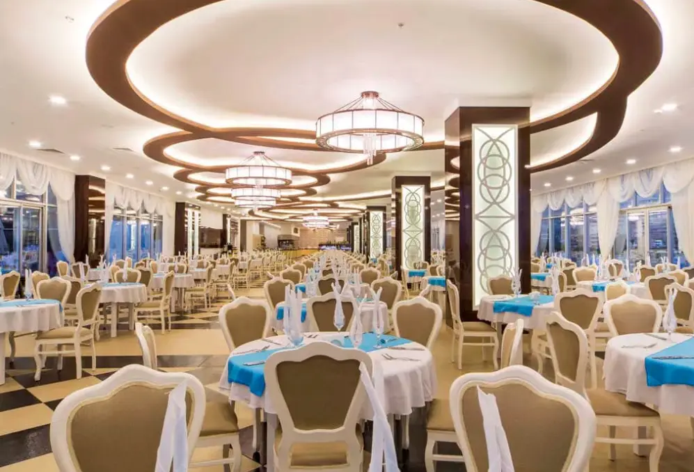 Restauracja i jedzenie w hotelu Sun Star Resort