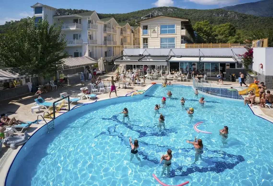 Basen w hotelu Sunbel (Kemer)