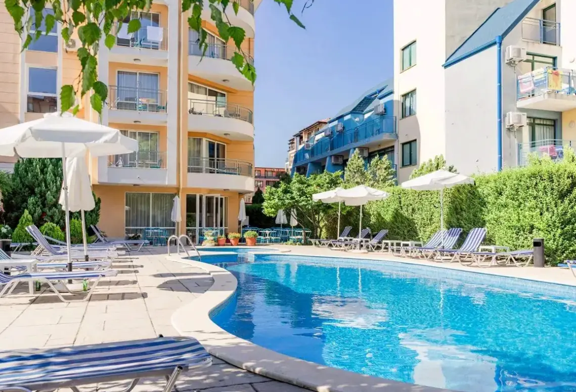 Basen w hotelu Sunny Residence